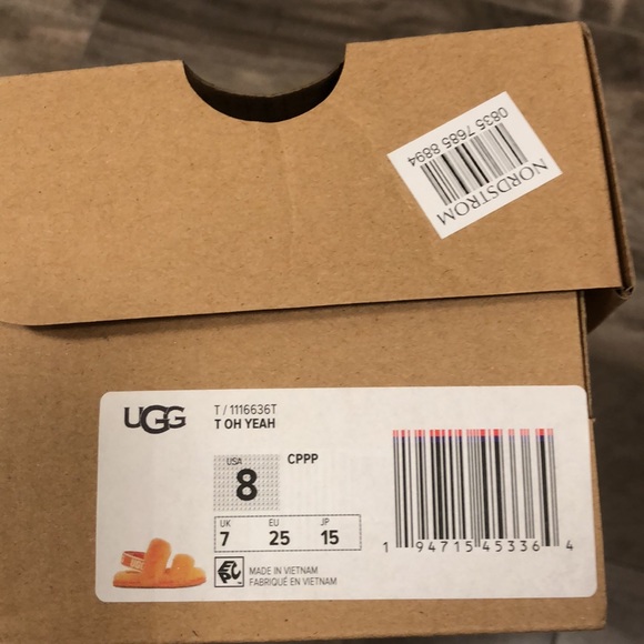 🔥🔥UGG (toddler) Fluff Year Slide - Picture 8 of 10